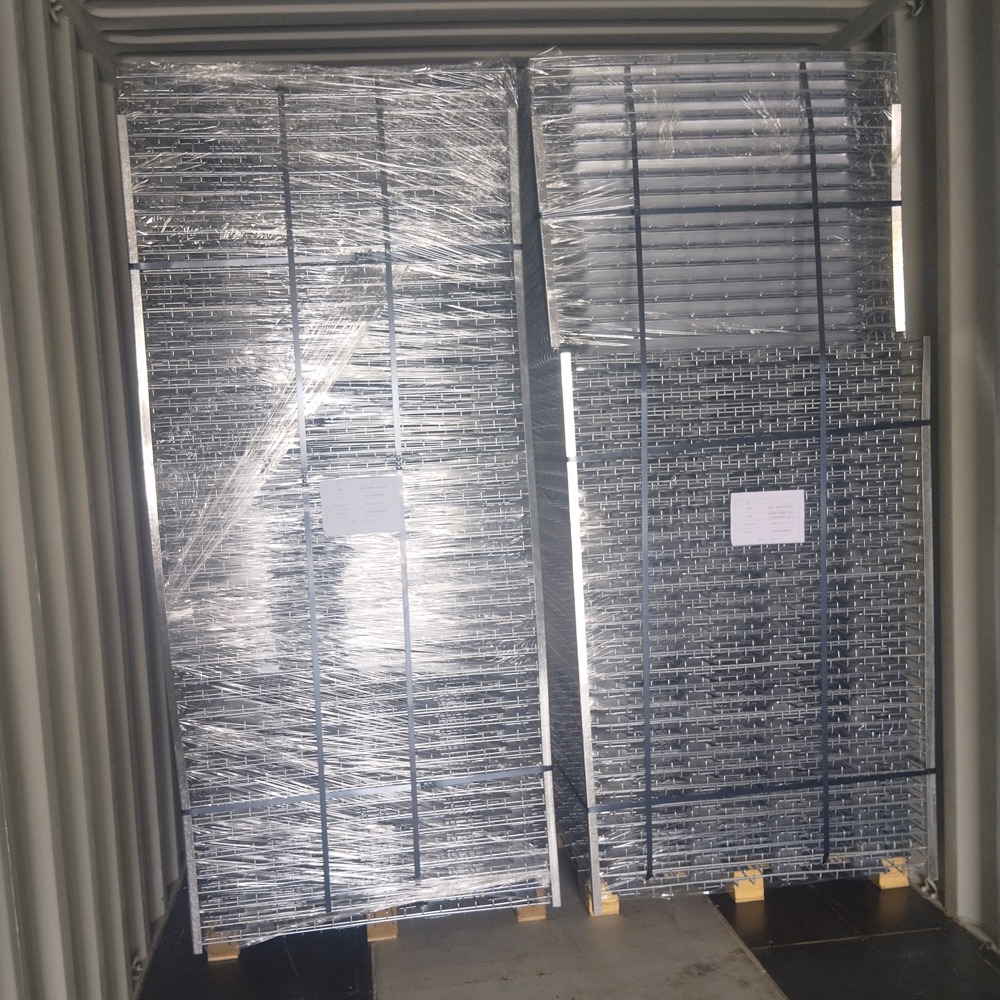 The Most Popular Style 46"x42" Galvanized Wire Mesh Deck for Pallet Rack